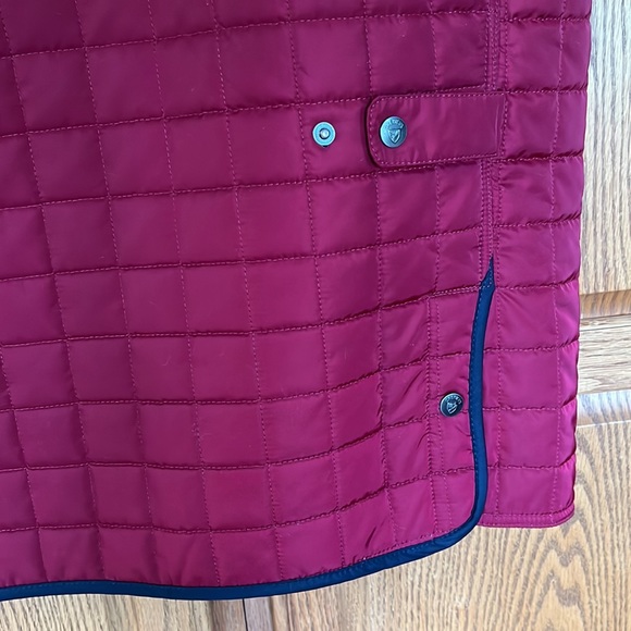 Daniel Cremiuex red vest.  Size XL - Picture 5 of 12